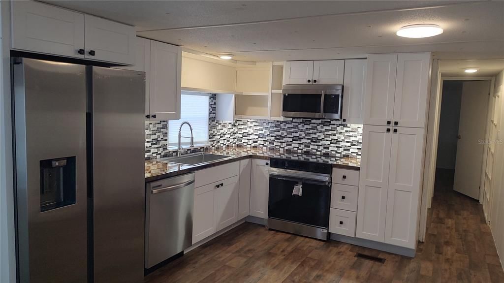 待售: $155,000 (2 贝兹, 1 浴室, 859 平方英尺)