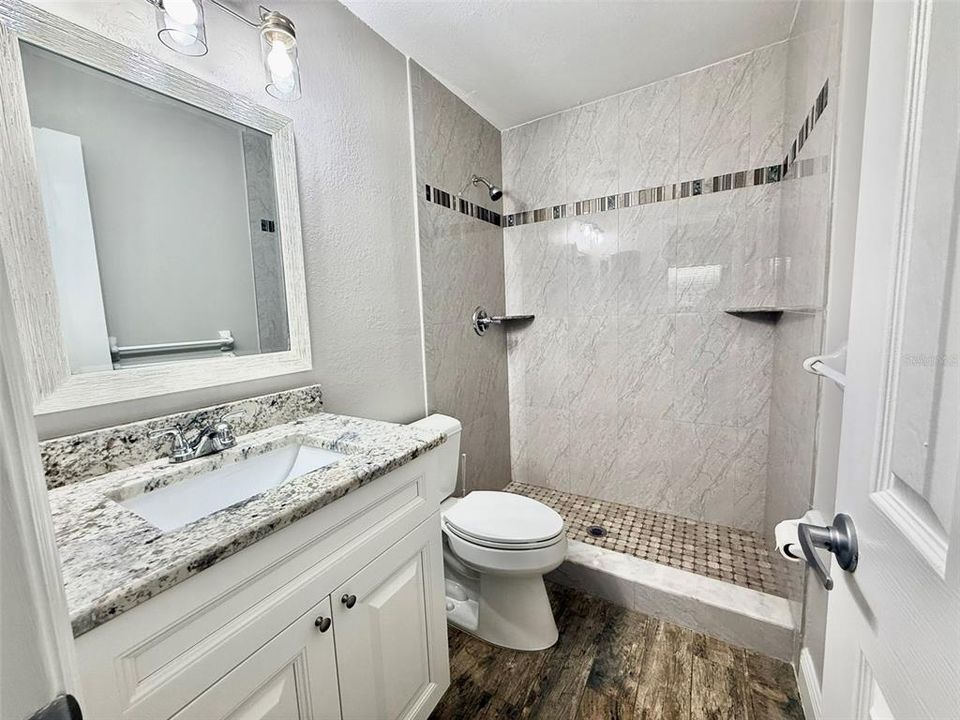 合同活跃: $699,900 (3 贝兹, 2 浴室, 1768 平方英尺)