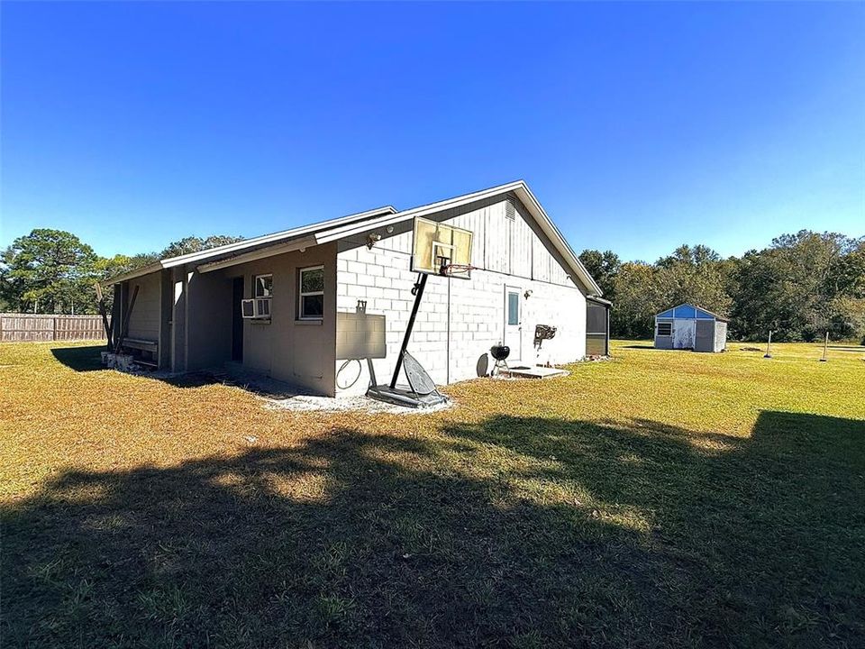 合同活跃: $699,900 (3 贝兹, 2 浴室, 1768 平方英尺)