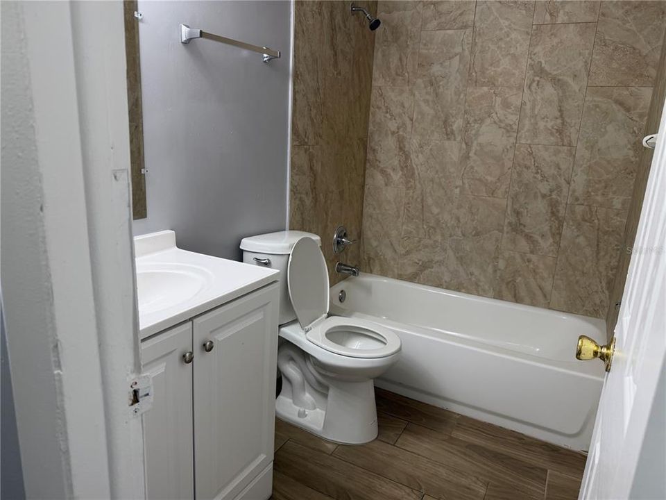 For Sale: $105,000 (1 beds, 1 baths, 728 Square Feet)