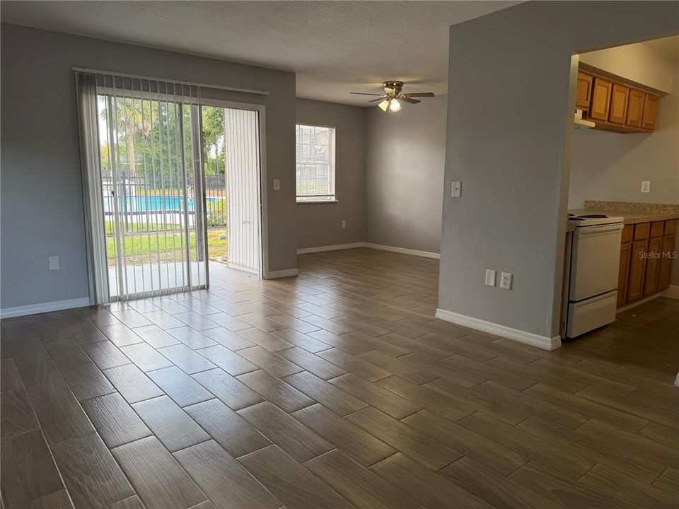 For Sale: $105,000 (1 beds, 1 baths, 728 Square Feet)