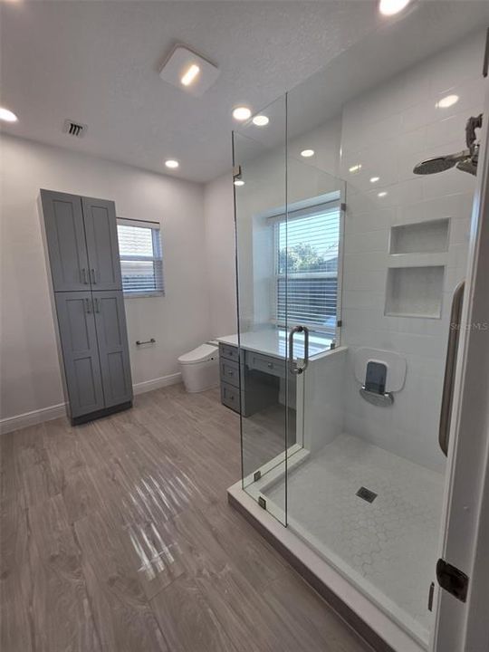 На продажу: $549,000 (3 спален, 2 ванн, 1690 Квадратных фут)