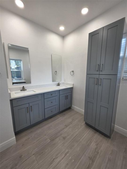 На продажу: $549,000 (3 спален, 2 ванн, 1690 Квадратных фут)