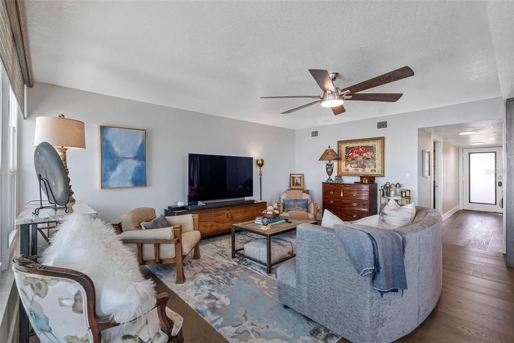 For Sale: $670,000 (3 beds, 2 baths, 1310 Square Feet)