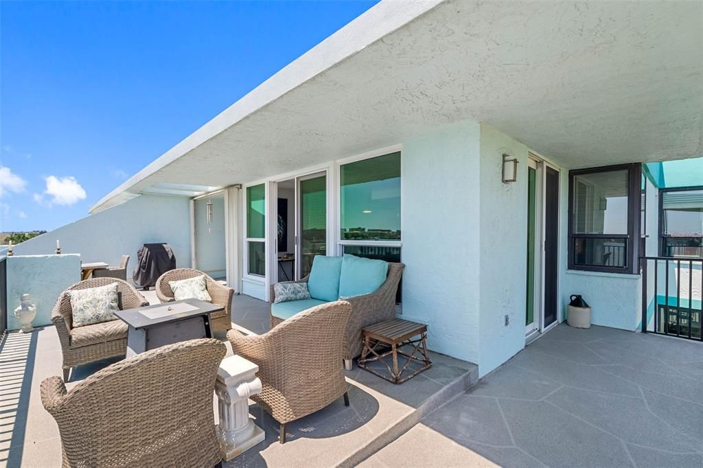 For Sale: $670,000 (3 beds, 2 baths, 1310 Square Feet)