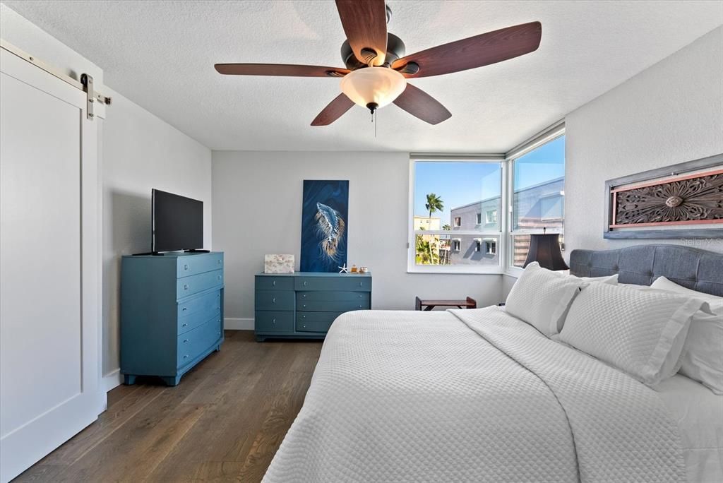 For Sale: $670,000 (3 beds, 2 baths, 1310 Square Feet)