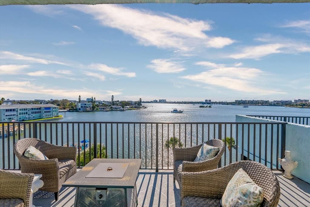 For Sale: $670,000 (3 beds, 2 baths, 1310 Square Feet)