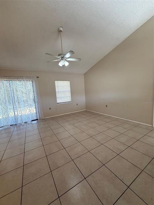 En Venta: $244,900 (3 camas, 2 baños, 1246 Pies cuadrados)