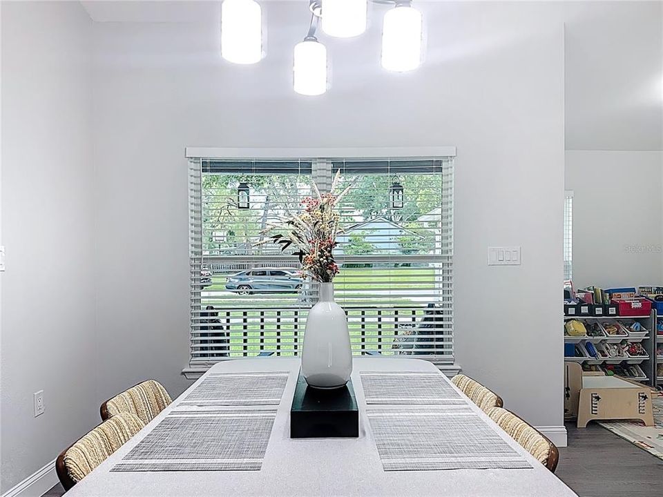 待售: $445,000 (3 贝兹, 2 浴室, 1627 平方英尺)