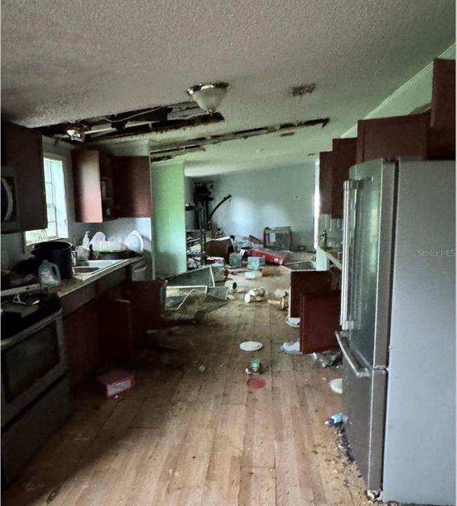 For Sale: $215,000 (5 beds, 2 baths, 2356 Square Feet)