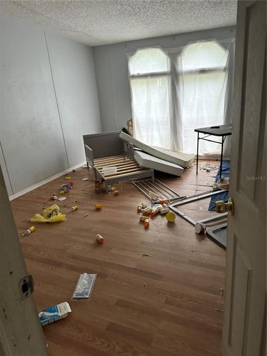 For Sale: $215,000 (5 beds, 2 baths, 2356 Square Feet)