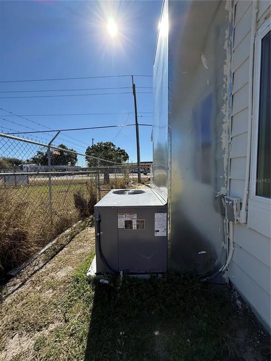 待售: $189,000 (3 贝兹, 1 浴室, 960 平方英尺)