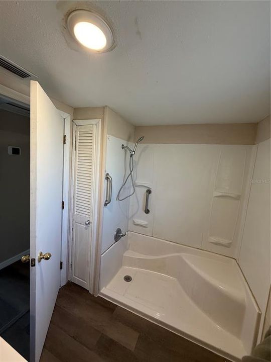 待售: $189,000 (3 贝兹, 1 浴室, 960 平方英尺)