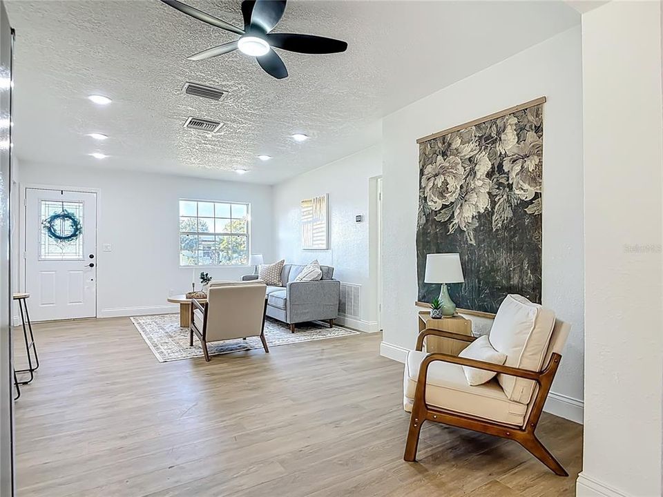 Под контрактом: $247,500 (2 спален, 2 ванн, 1141 Квадратных фут)