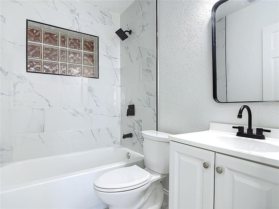 Под контрактом: $247,500 (2 спален, 2 ванн, 1141 Квадратных фут)