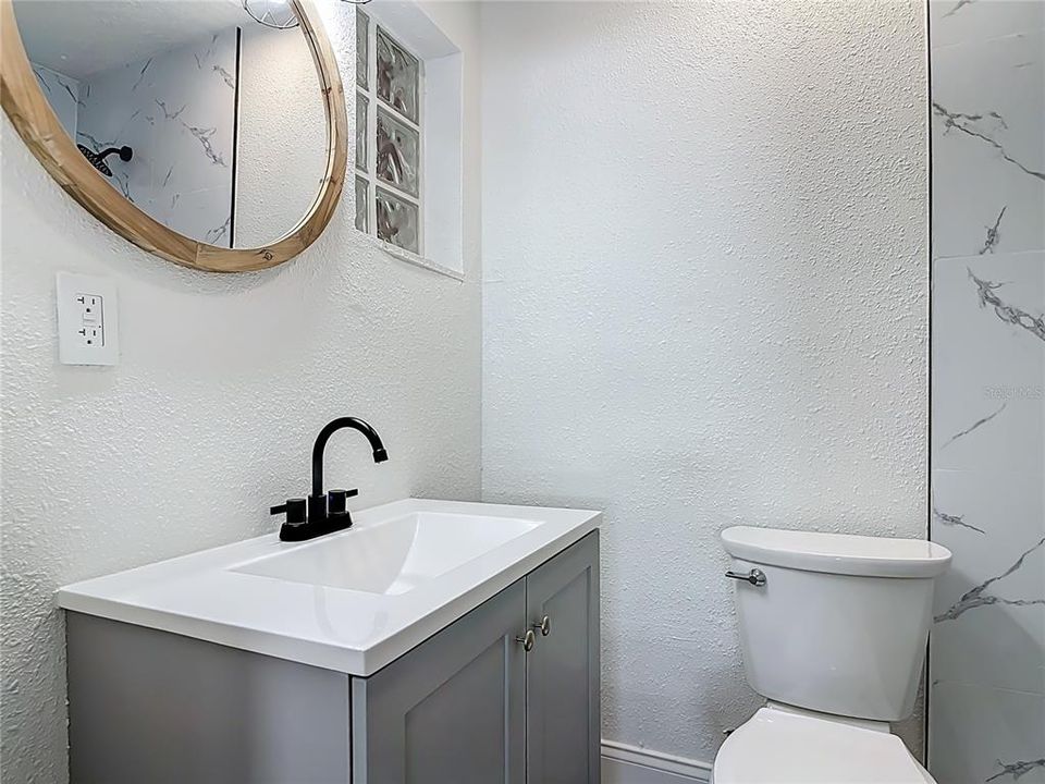 Под контрактом: $247,500 (2 спален, 2 ванн, 1141 Квадратных фут)