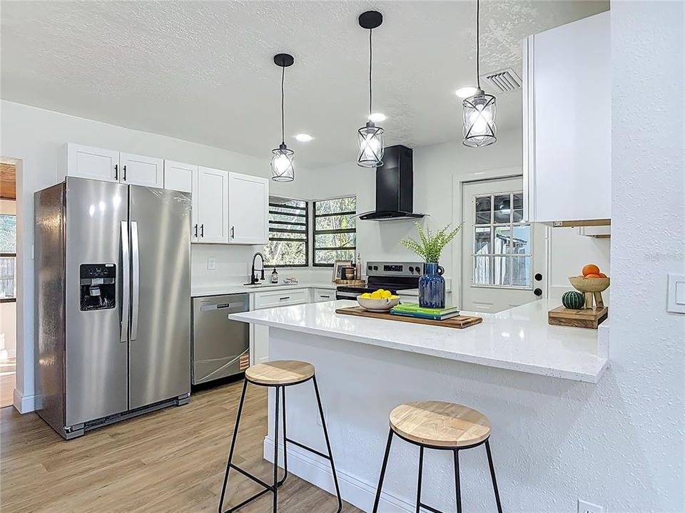 Под контрактом: $247,500 (2 спален, 2 ванн, 1141 Квадратных фут)