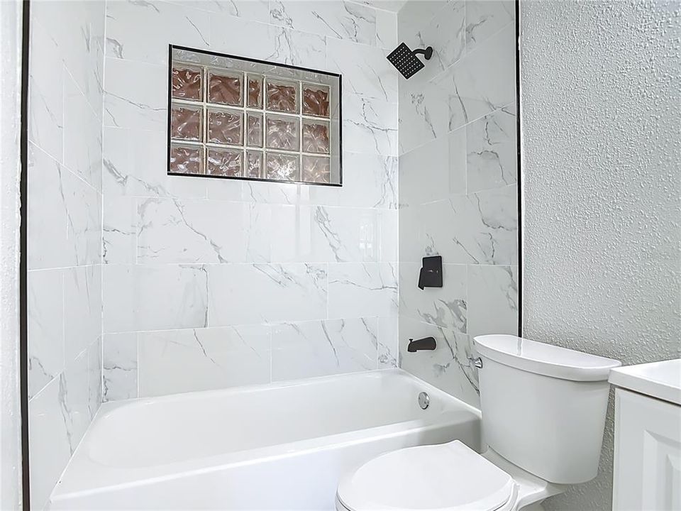 Под контрактом: $247,500 (2 спален, 2 ванн, 1141 Квадратных фут)