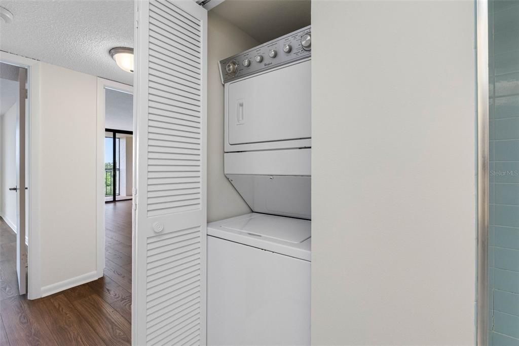 For Sale: $395,000 (2 beds, 2 baths, 1385 Square Feet)