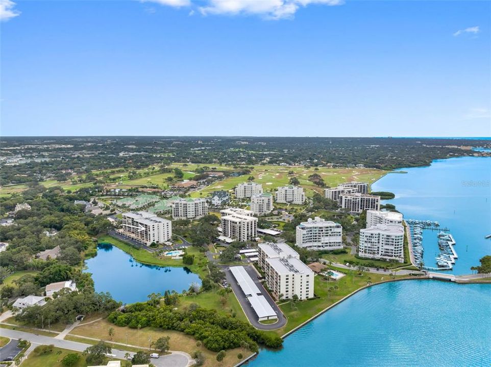 For Sale: $395,000 (2 beds, 2 baths, 1385 Square Feet)