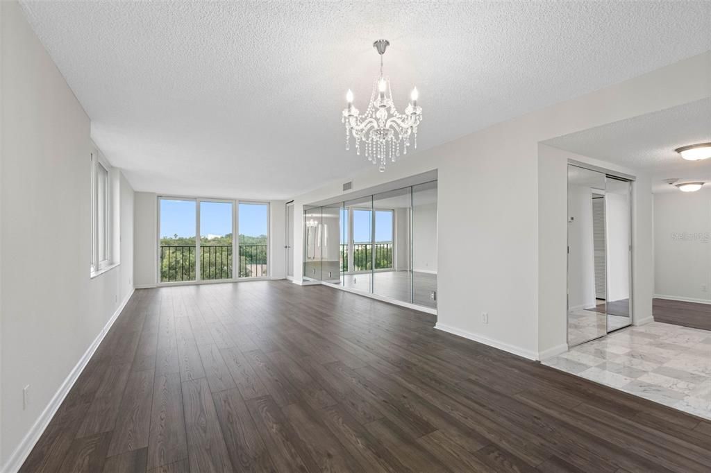 For Sale: $395,000 (2 beds, 2 baths, 1385 Square Feet)