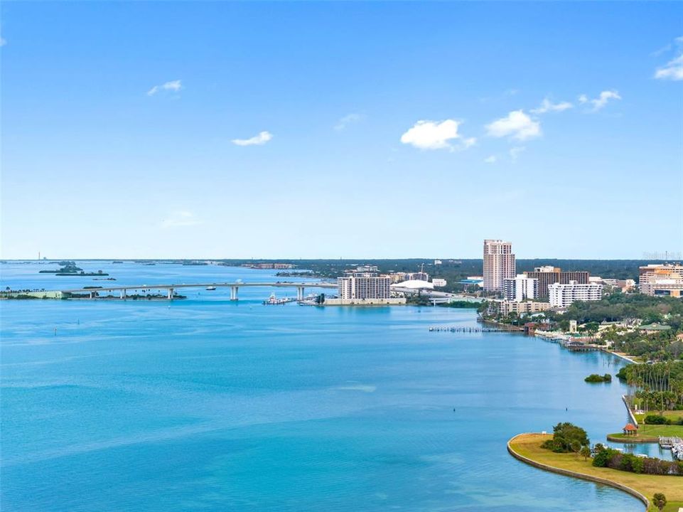 For Sale: $395,000 (2 beds, 2 baths, 1385 Square Feet)