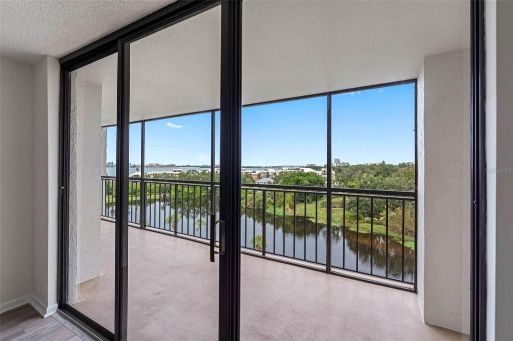 For Sale: $395,000 (2 beds, 2 baths, 1385 Square Feet)