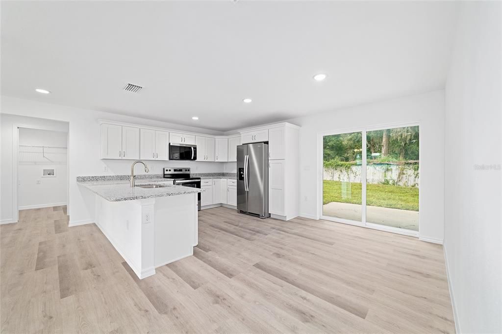 En Venta: $229,900 (3 camas, 2 baños, 1287 Pies cuadrados)