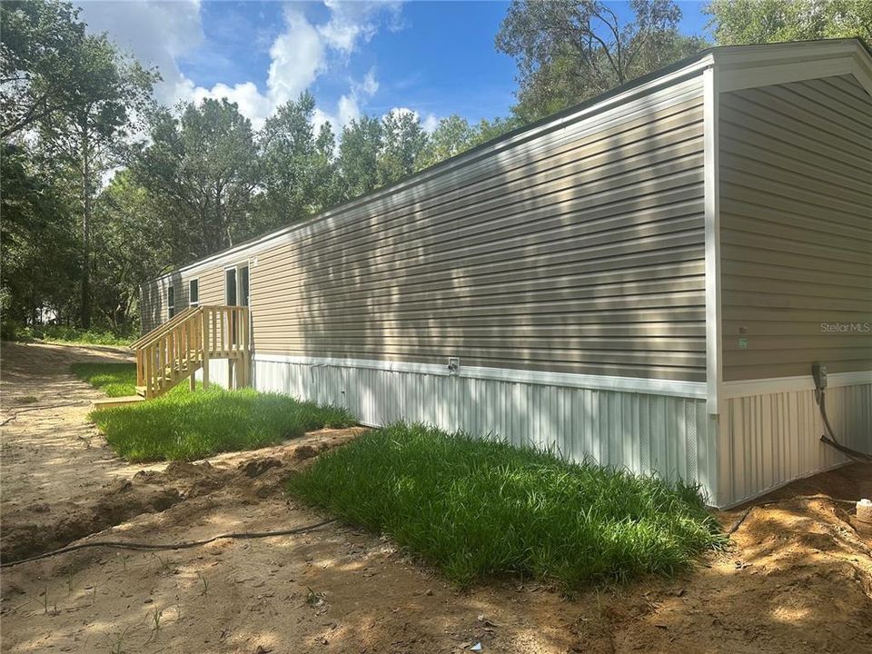 For Sale: $240,000 (4 beds, 2 baths, 1140 Square Feet)