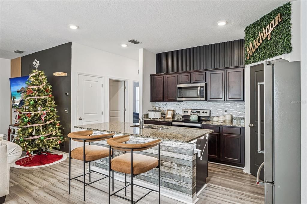 На продажу: $360,000 (3 спален, 2 ванн, 1556 Квадратных фут)