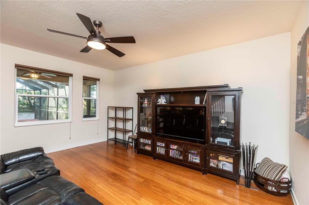 待售: $625,000 (4 贝兹, 4 浴室, 2976 平方英尺)