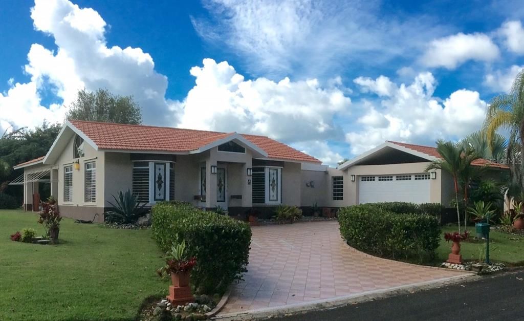 For Rent: $3,000 (3 beds, 3 baths, 2500 Square Feet)