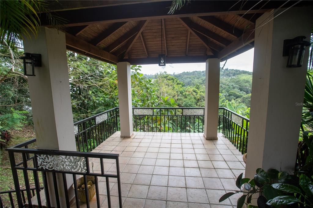 For Rent: $3,000 (3 beds, 3 baths, 2500 Square Feet)