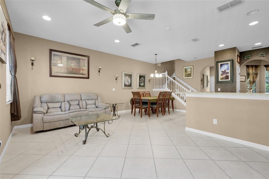 For Sale: $350,000 (3 beds, 2 baths, 1502 Square Feet)