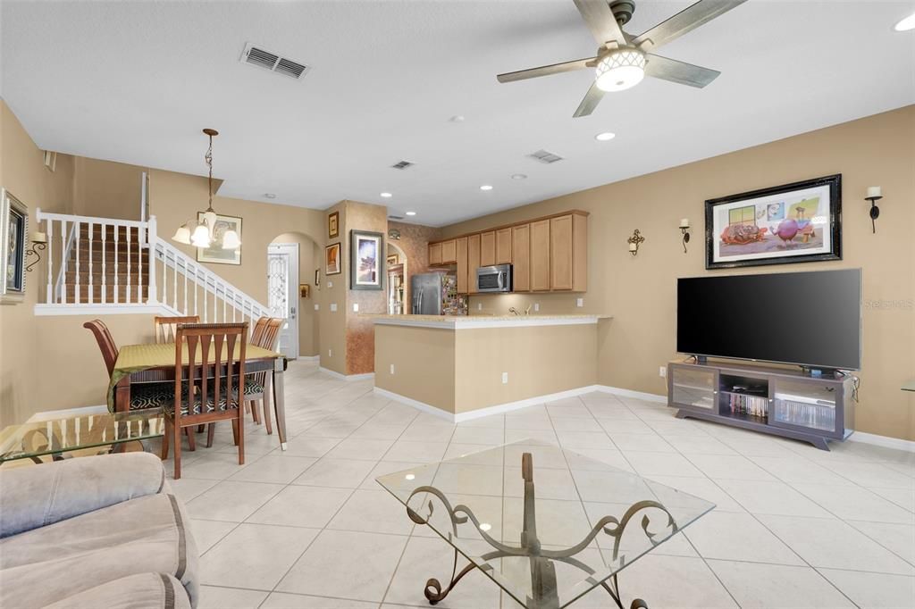 For Sale: $350,000 (3 beds, 2 baths, 1502 Square Feet)