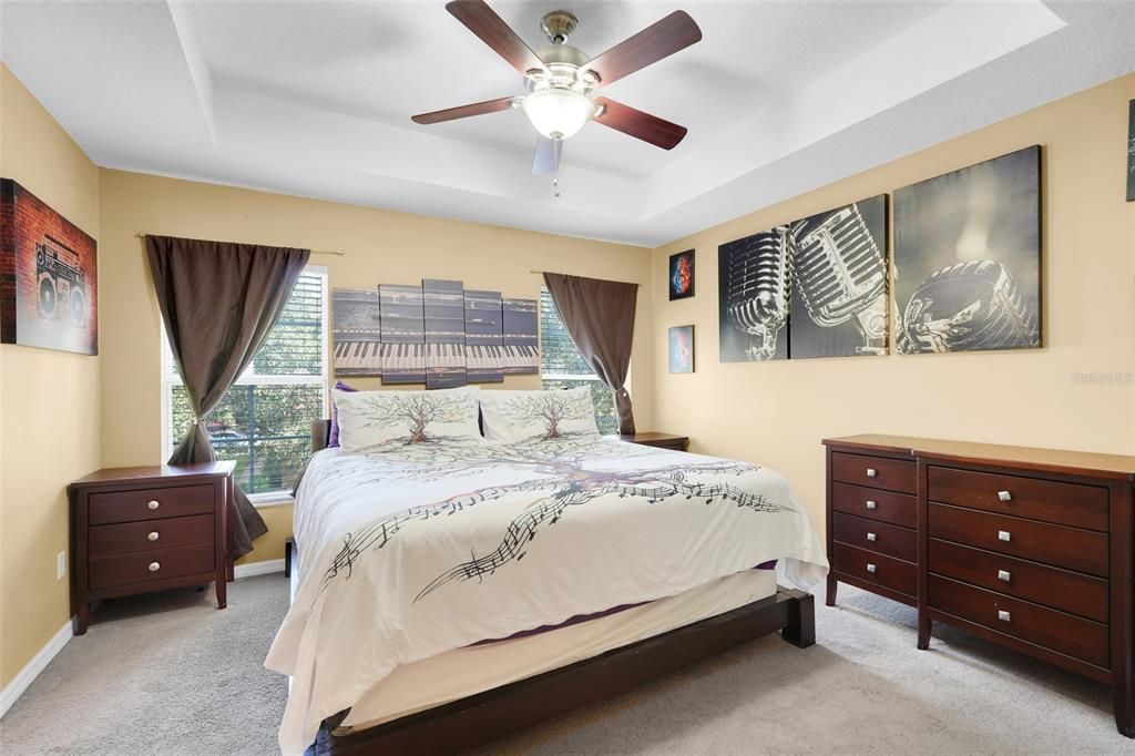 For Sale: $350,000 (3 beds, 2 baths, 1502 Square Feet)