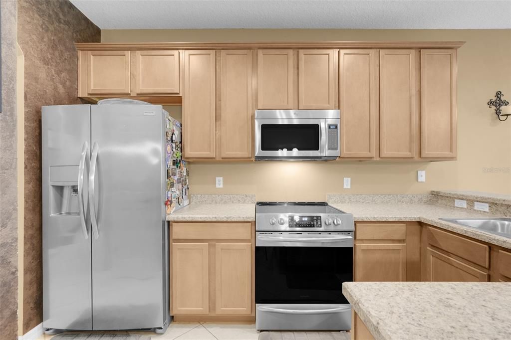 For Sale: $350,000 (3 beds, 2 baths, 1502 Square Feet)