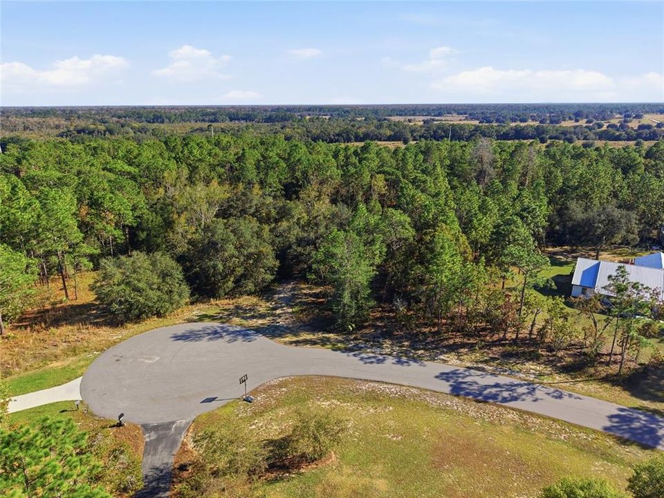 На продажу: $149,900 (1.13 acres)