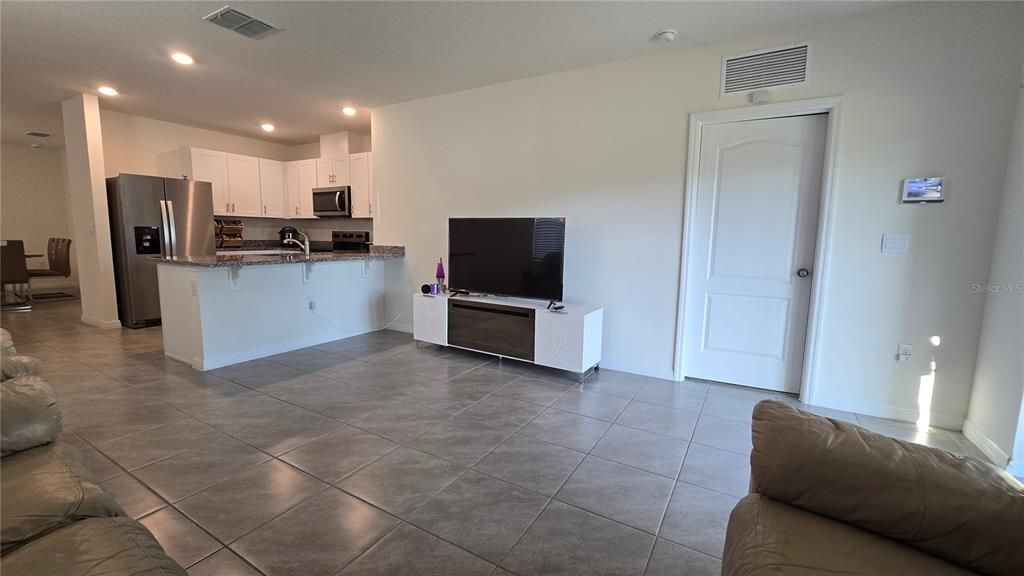 En Renta: $2,450 (3 camas, 2 baños, 1516 Pies cuadrados)