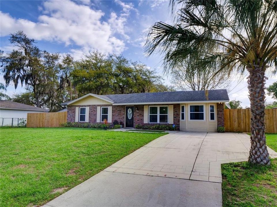 For Rent: $2,150 (3 beds, 2 baths, 1314 Square Feet)