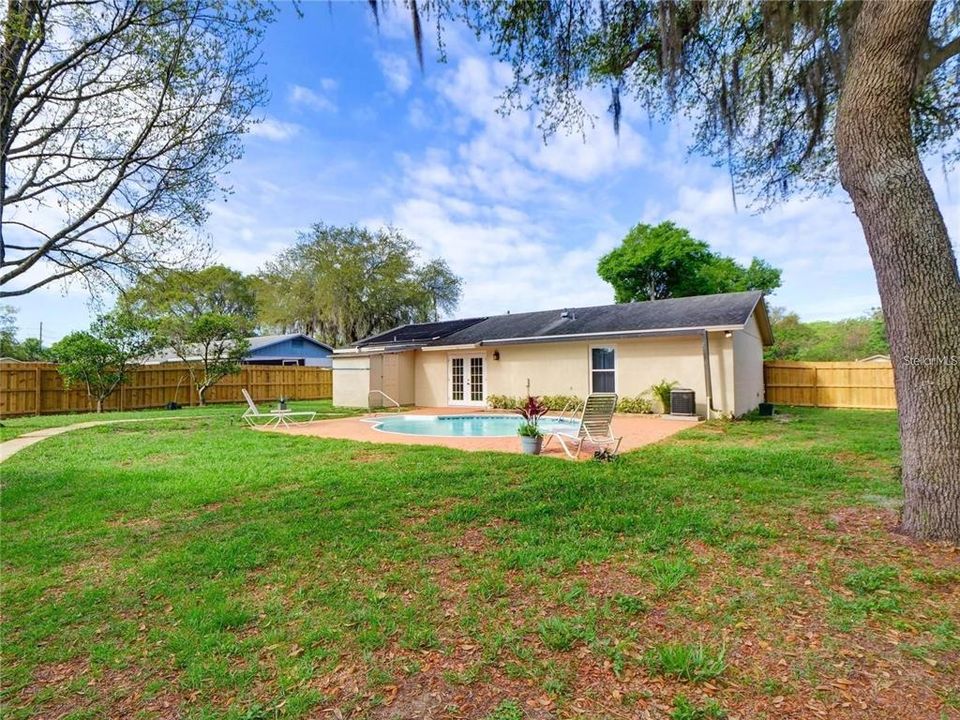 For Rent: $2,150 (3 beds, 2 baths, 1314 Square Feet)