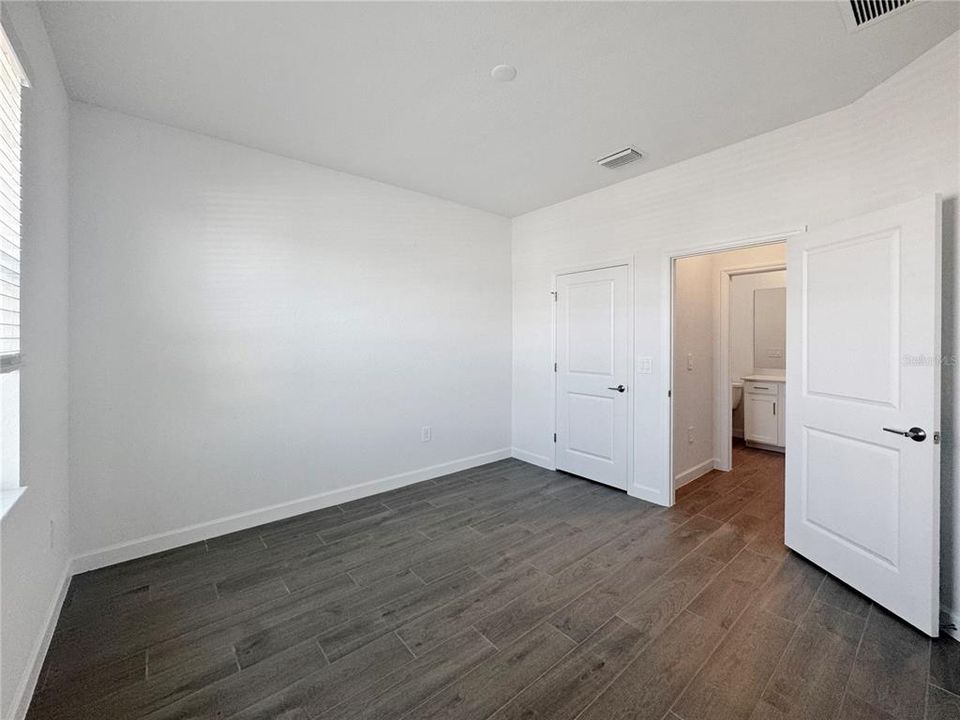 For Sale: $344,147 (3 beds, 3 baths, 2177 Square Feet)