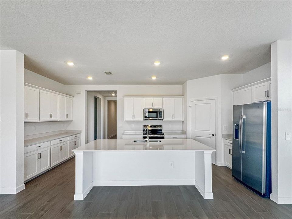 For Sale: $344,147 (3 beds, 3 baths, 2177 Square Feet)