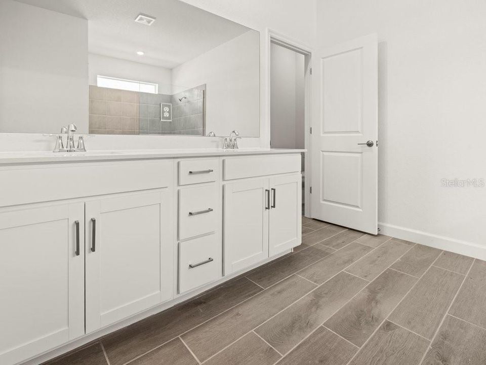 For Sale: $344,147 (3 beds, 3 baths, 2177 Square Feet)