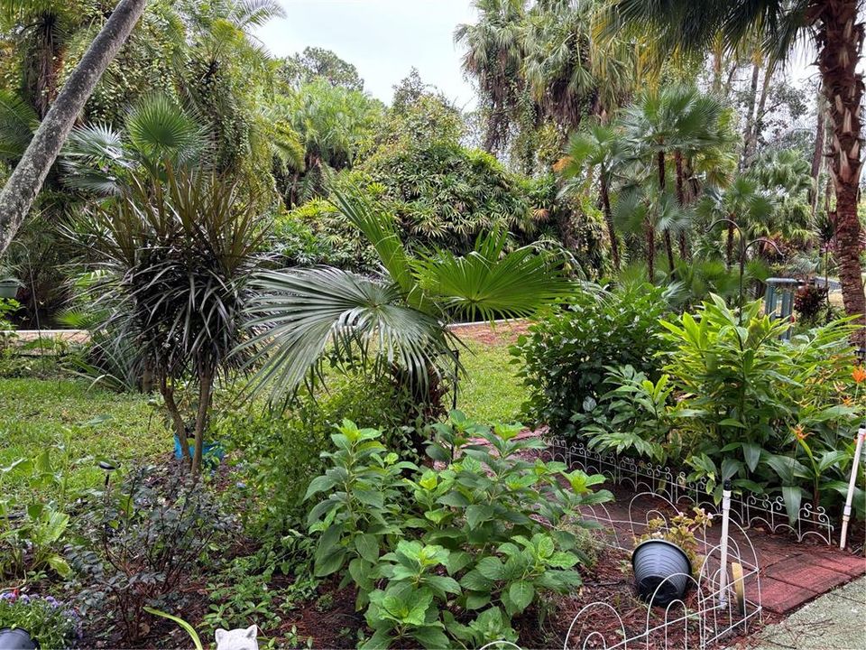 待售: $115,000 (2 贝兹, 2 浴室, 1378 平方英尺)