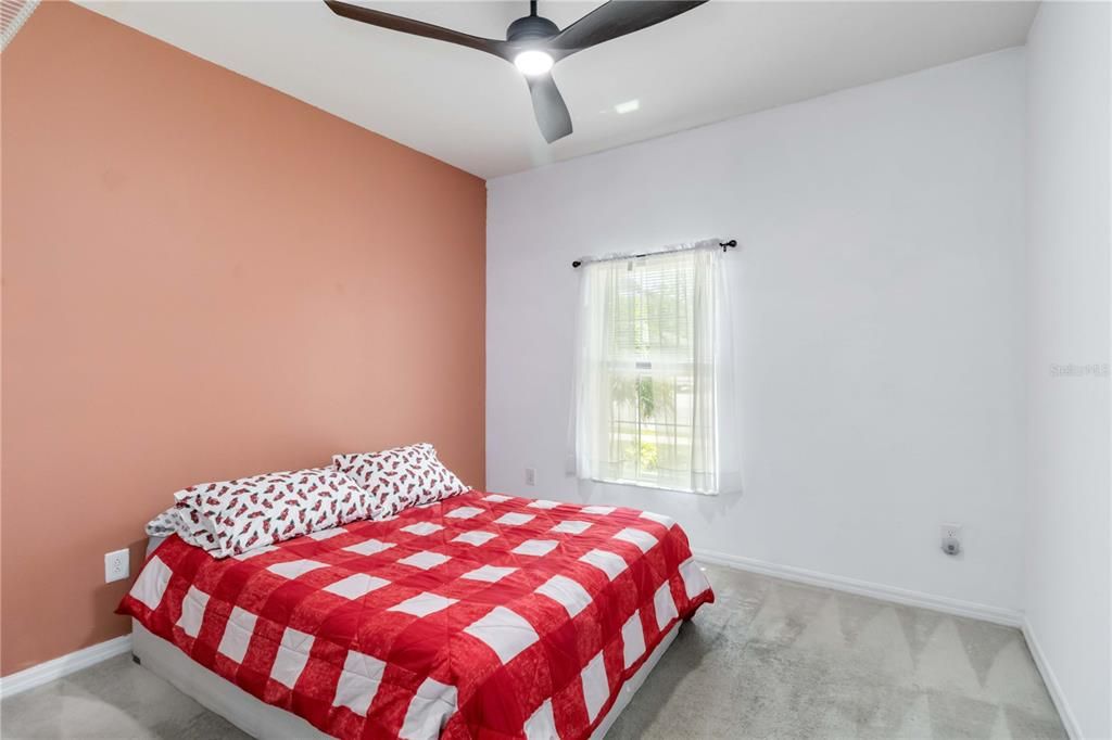 На продажу: $350,000 (4 спален, 2 ванн, 1850 Квадратных фут)