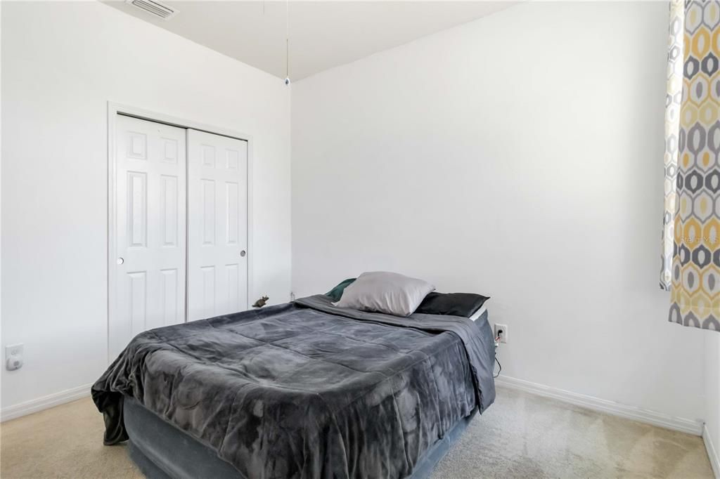 На продажу: $350,000 (4 спален, 2 ванн, 1850 Квадратных фут)