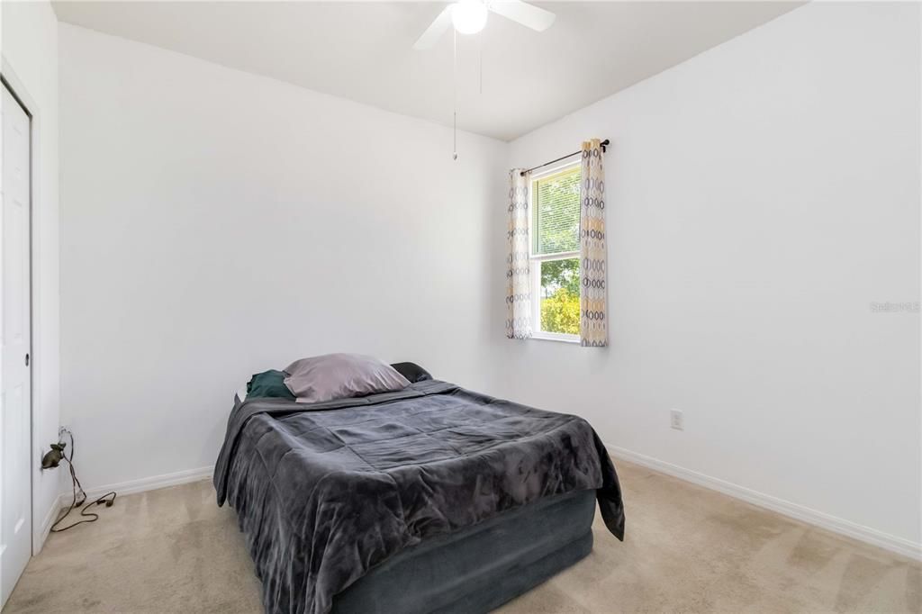 На продажу: $350,000 (4 спален, 2 ванн, 1850 Квадратных фут)