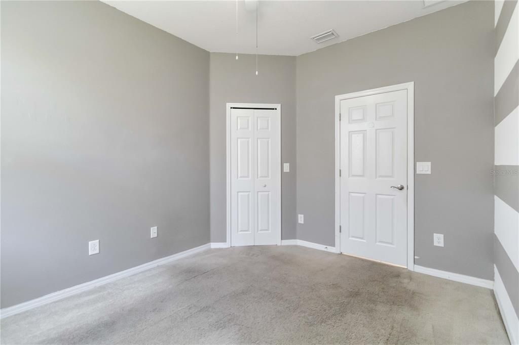 На продажу: $350,000 (4 спален, 2 ванн, 1850 Квадратных фут)