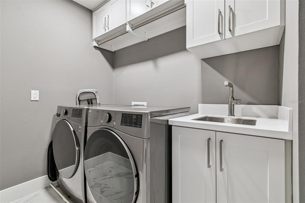 For Rent: $5,995 (3 beds, 3 baths, 2636 Square Feet)